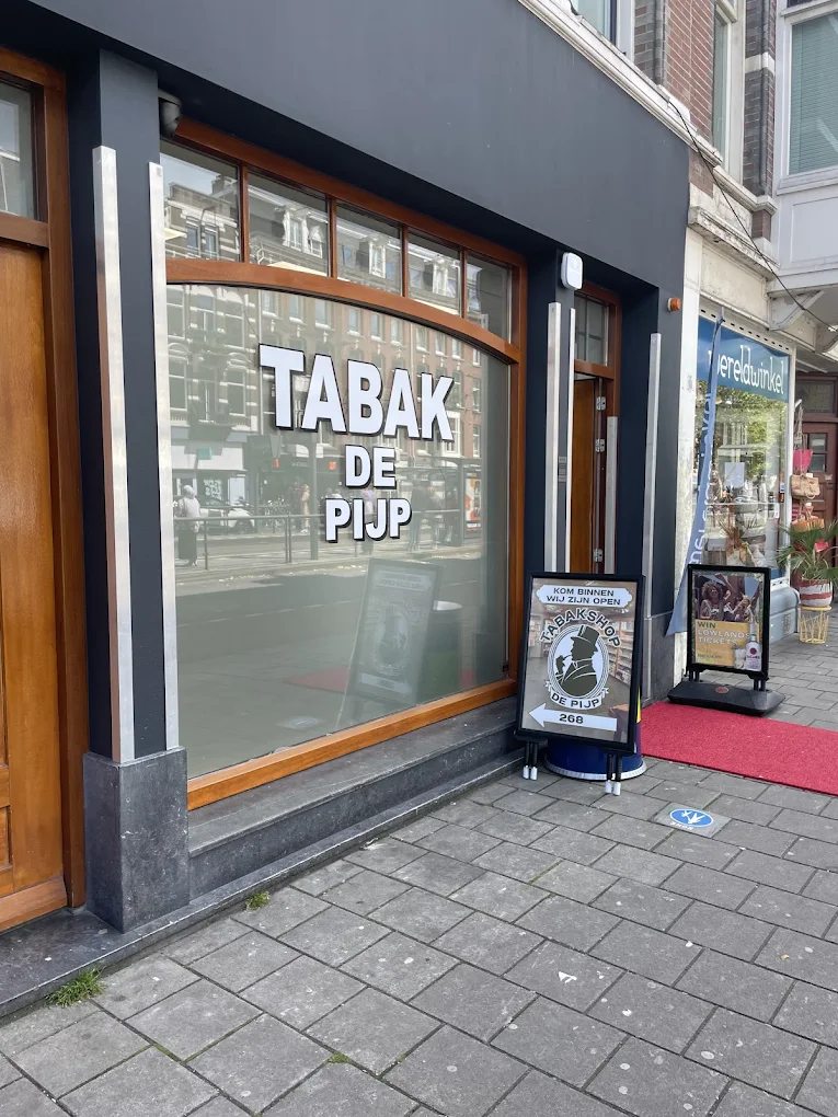 De winkelpui van Tabak De Pijp aan de Ceintuurbaan 268